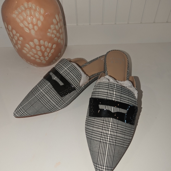 Crown & Ivy Tammy Pointed Toe Mules Size 8M Beautiful New Women's Preppy Loafers - Picture 4 of 12